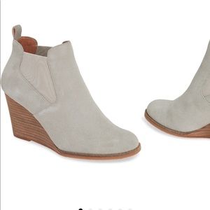 Caslon Willa Wedge Bootie in grey suede size 8